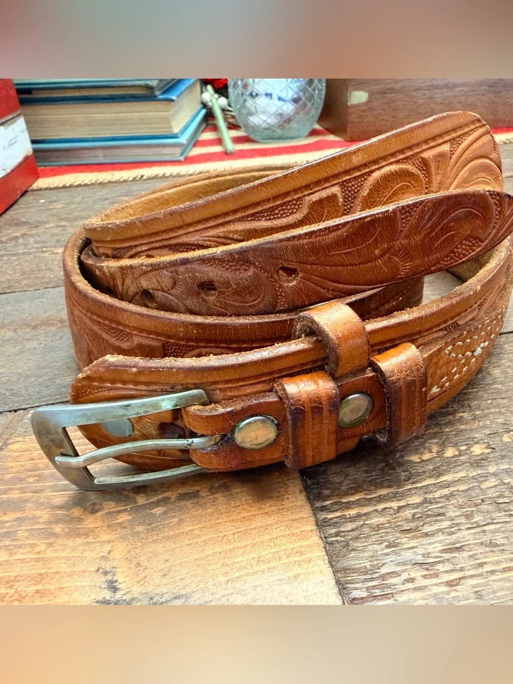 Vintage Looper Hand-Tooled Western Leather Belt Size 36 Genuine Steerhide 40x1.5